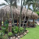 Tiki Ora Lodge - Tiki
